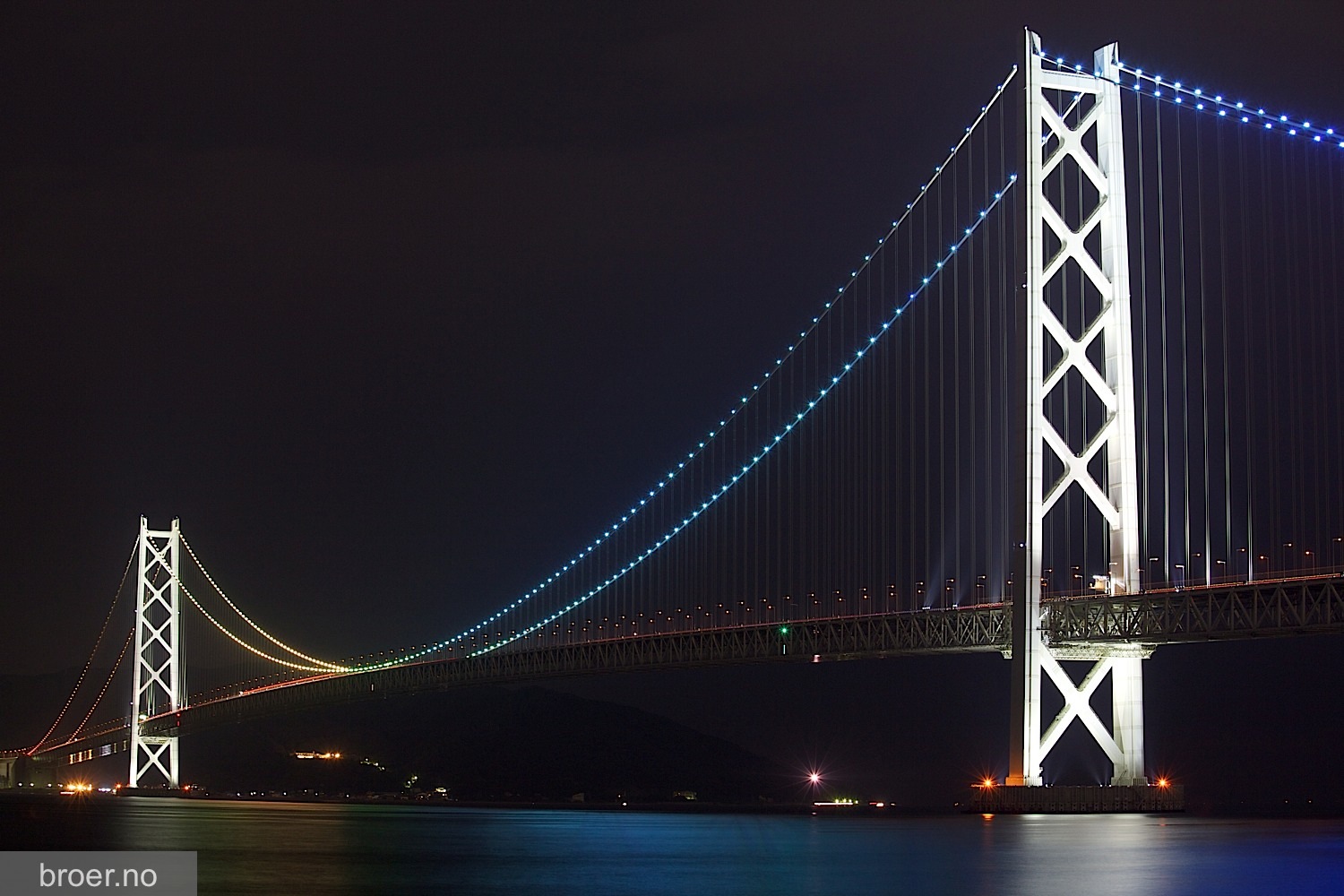 picture of Akashi Kaikyō Bridge