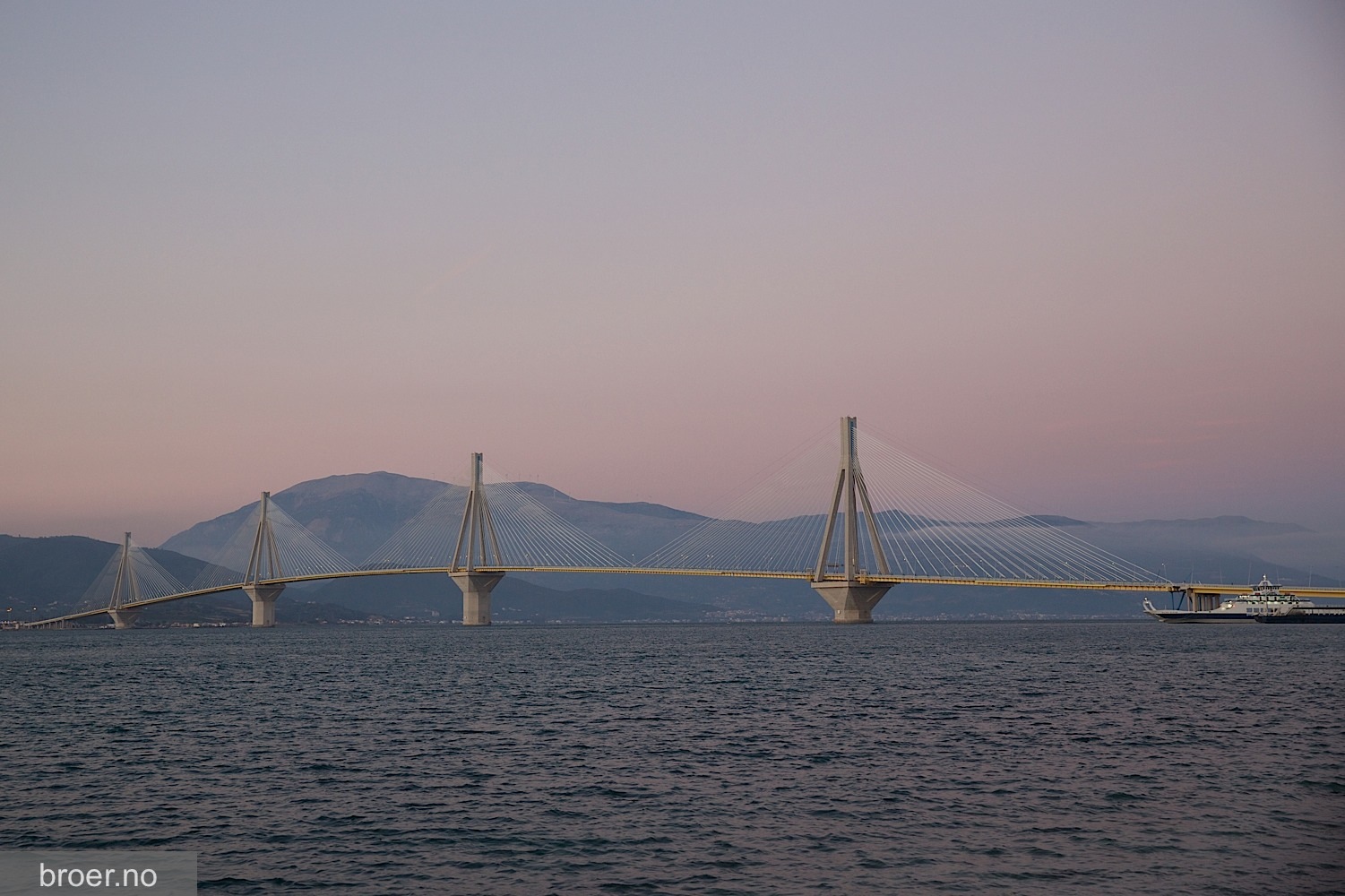 bilde av Rio–Antirrio broen