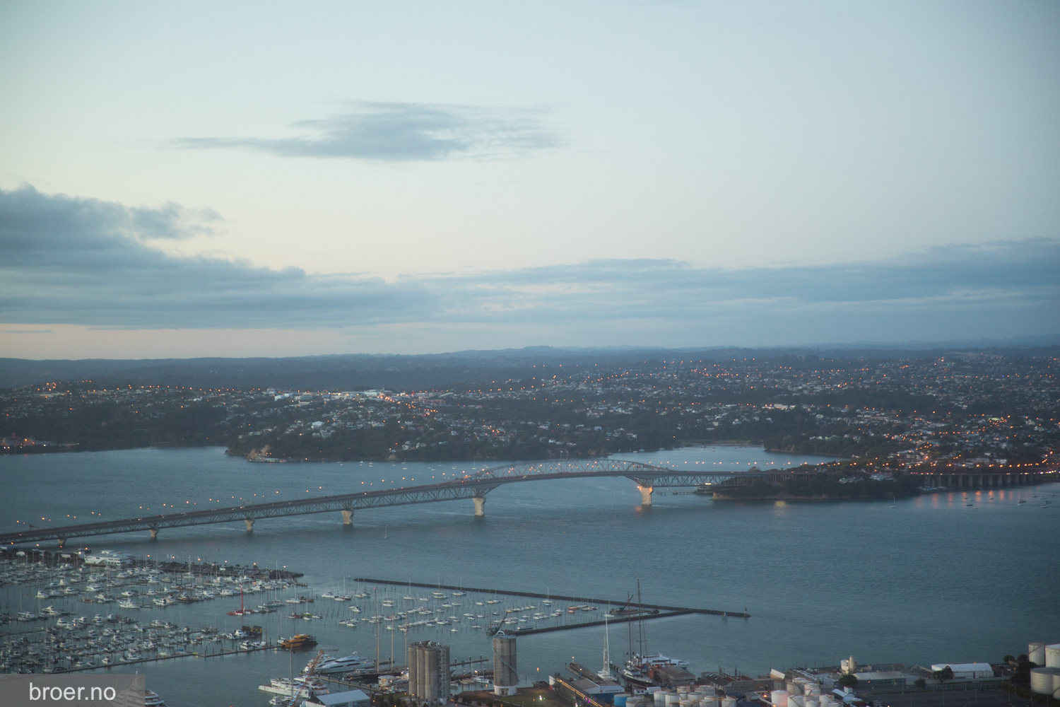 picture of Auckland Harbour Bridge