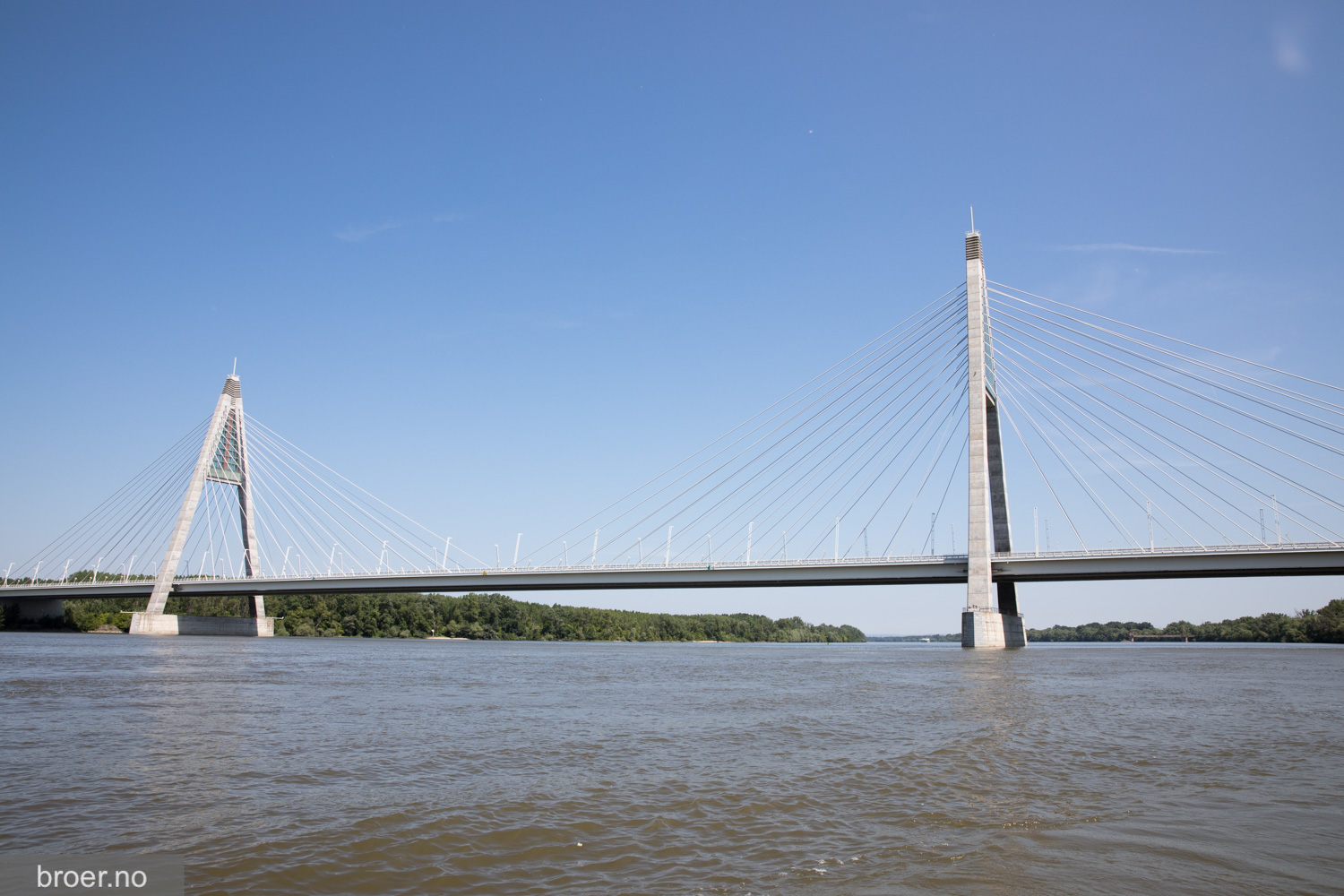 picture of Megyeri Bridge