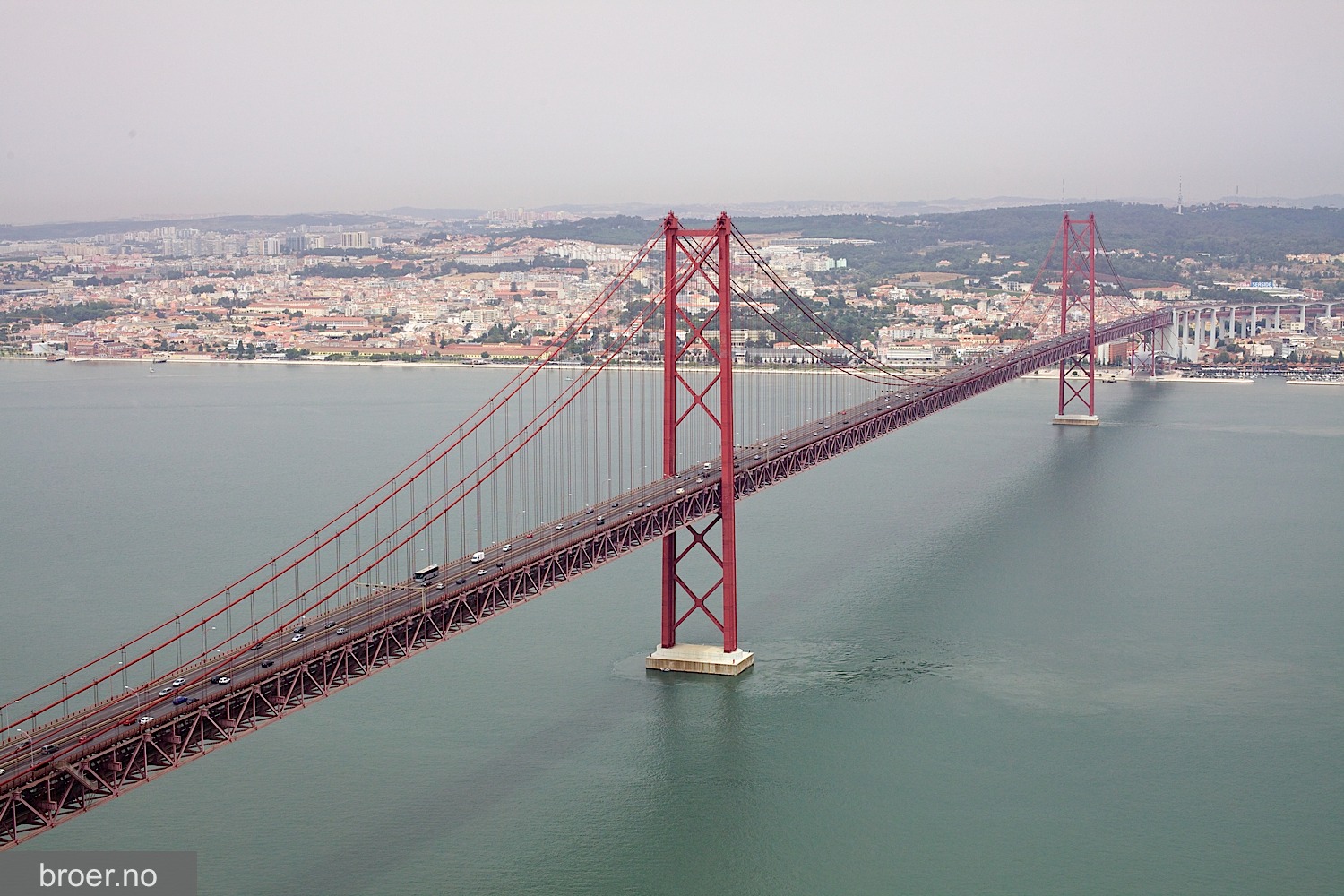 picture of 25 de Abril Bridge