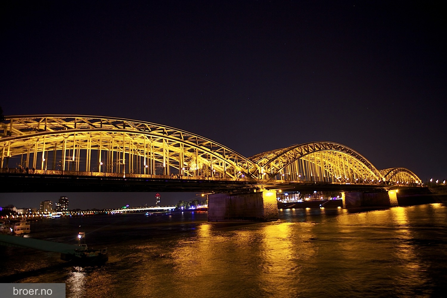 picture of Hohenzollern Bridge
