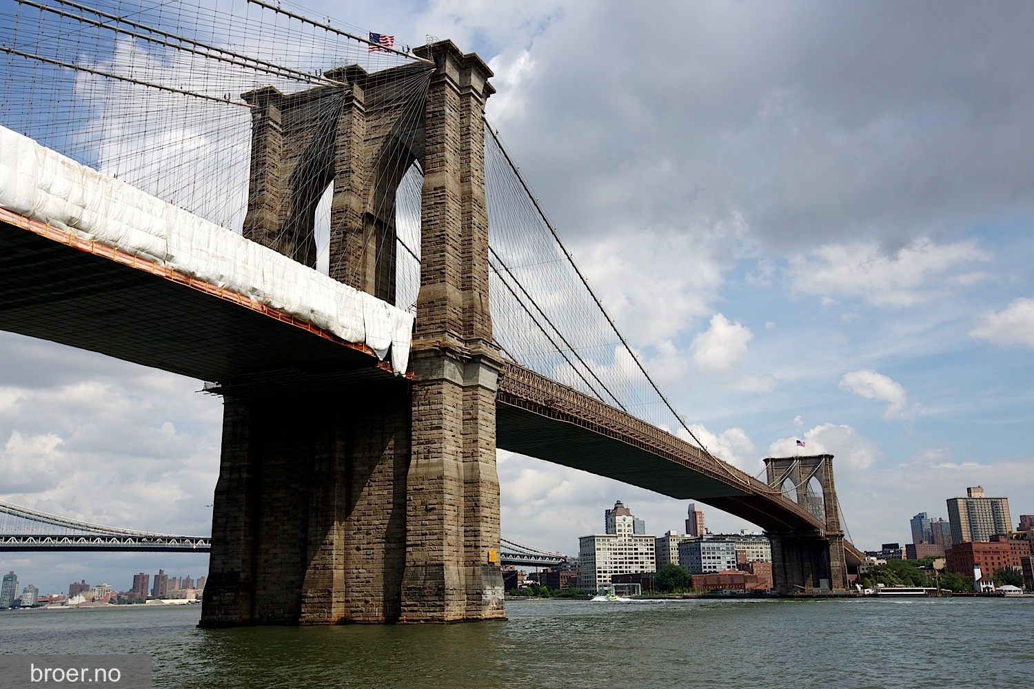 picture of Brooklyn Bridge